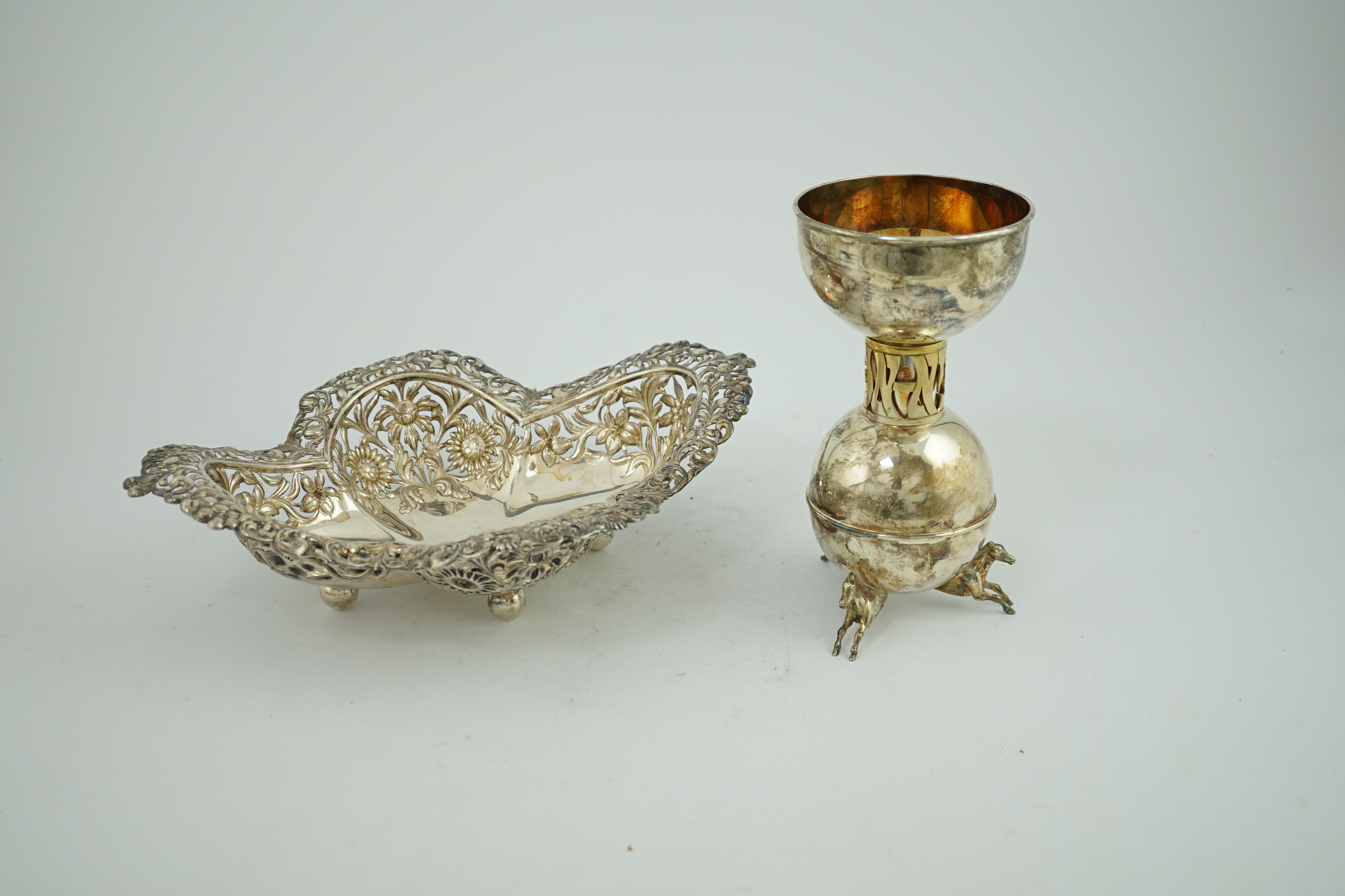 An Edwardian pierced silver lobed bowl and an Israeli cup